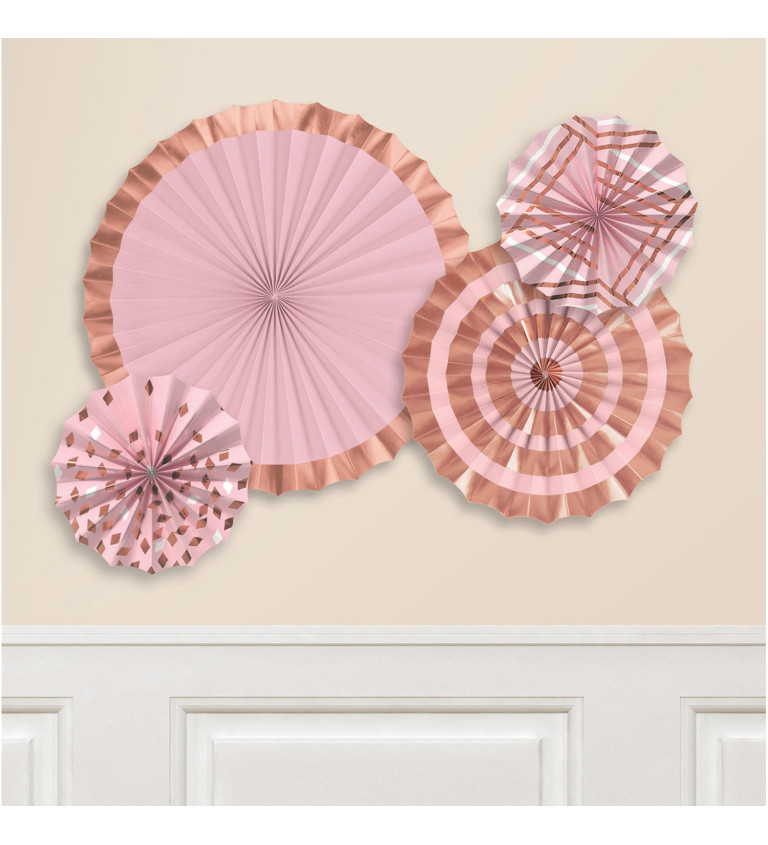 Papírová růžová dekorace