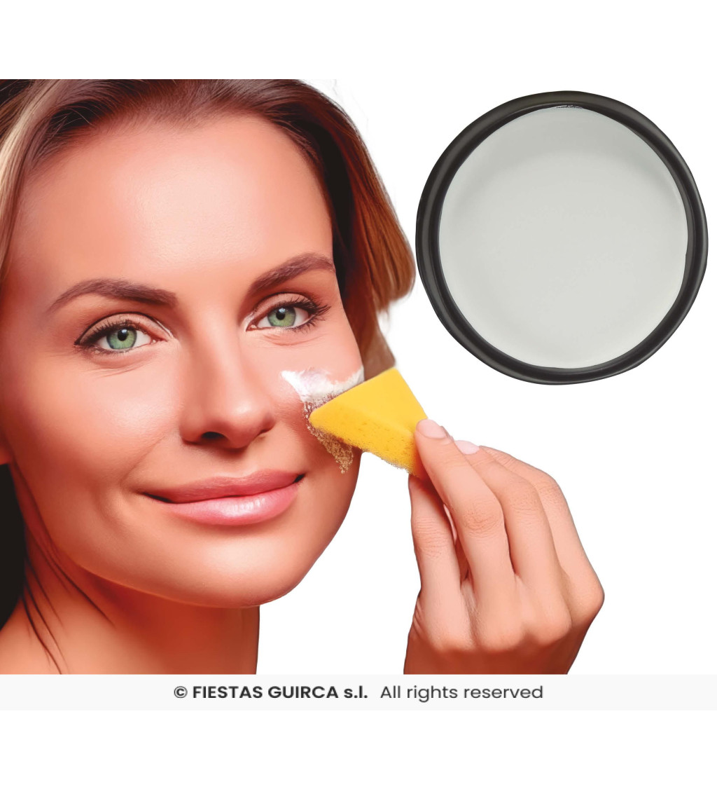 Make-up s houbičkou – bílá barva